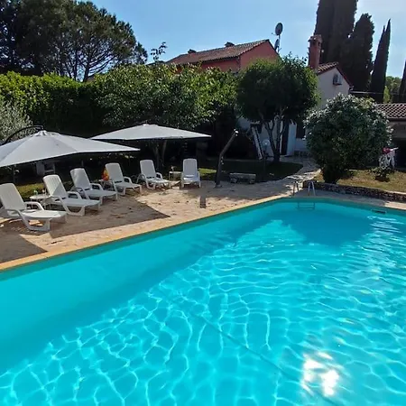 Daire Romantic For Two With A Pool *