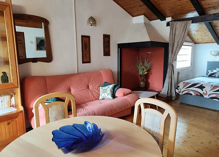 Апартаменты Romantic For Two With A Pool Ровиньско село